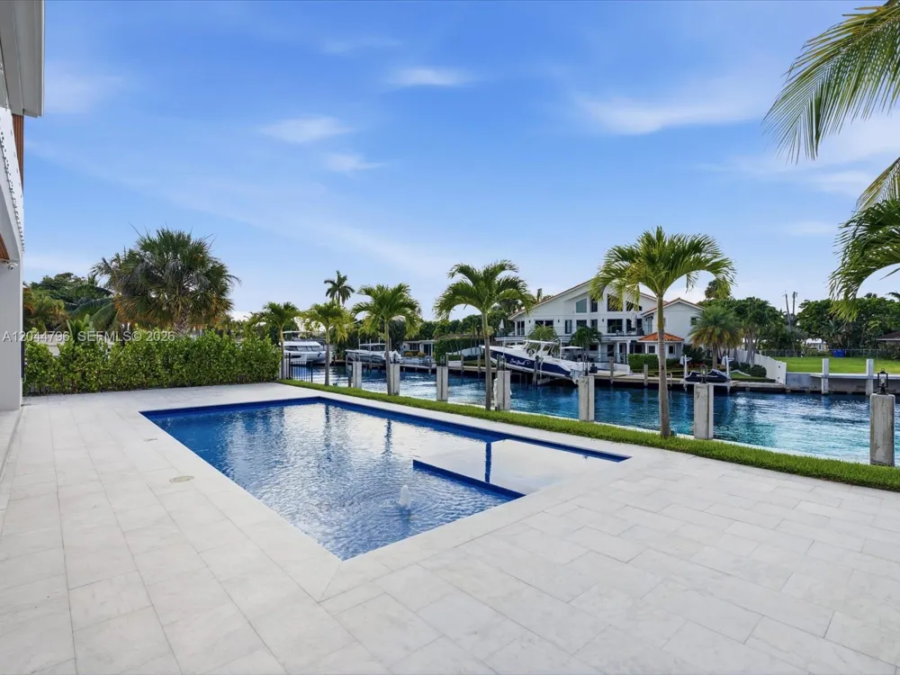 2 Sunset Ln Lauderdale By The Sea, FL 33062
