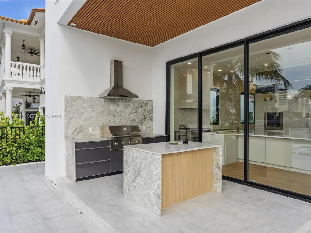 2 Sunset Ln Lauderdale By The Sea, FL 33062