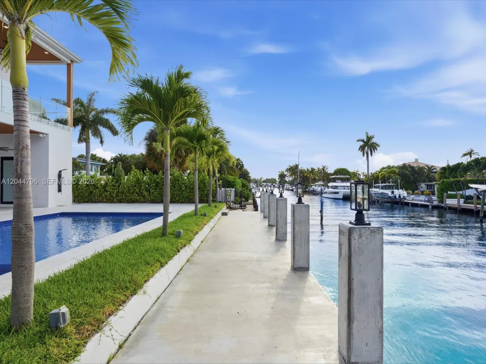 2 Sunset Ln Lauderdale By The Sea, FL 33062