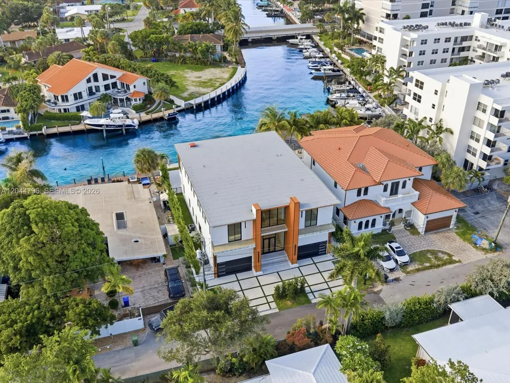 2 Sunset Ln Lauderdale By The Sea, FL 33062