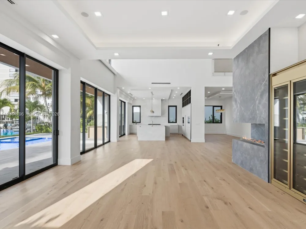2 Sunset Ln Lauderdale By The Sea, FL 33062