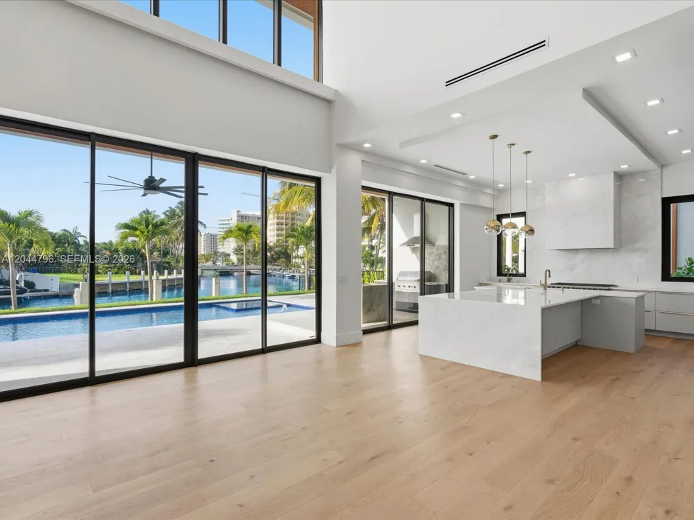 2 Sunset Ln Lauderdale By The Sea, FL 33062