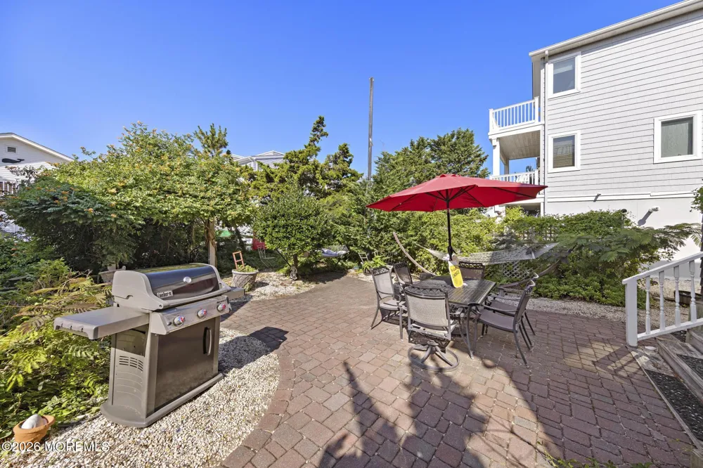 16 9th Street Surf City, NJ 08008