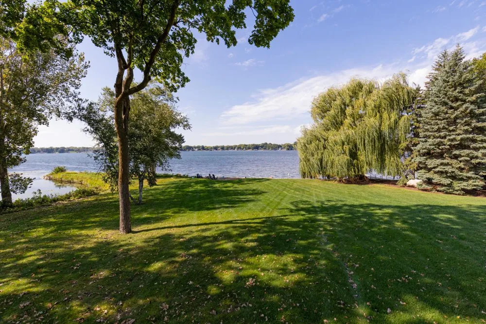 1535 Bohns Point Road Orono, MN 55391