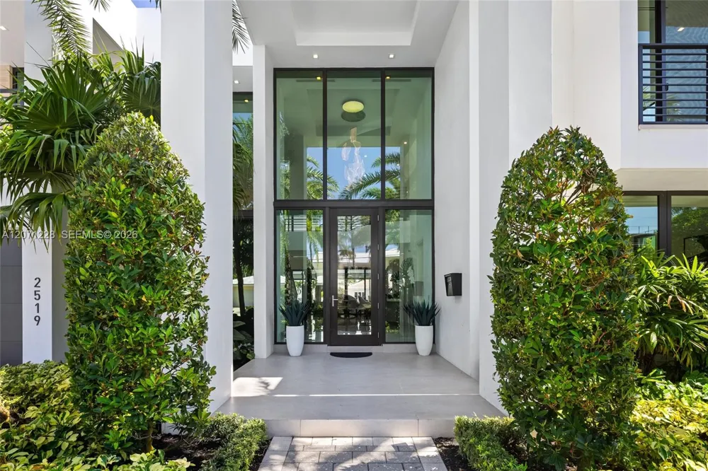 2519 Lucille Dr Fort Lauderdale, FL 33316