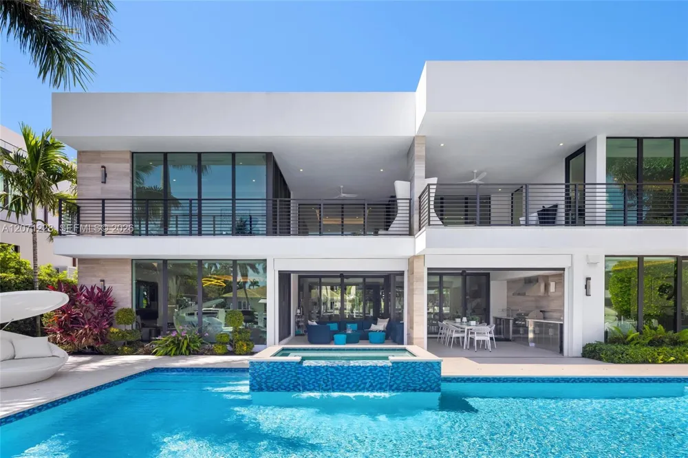 2519 Lucille Dr Fort Lauderdale, FL 33316