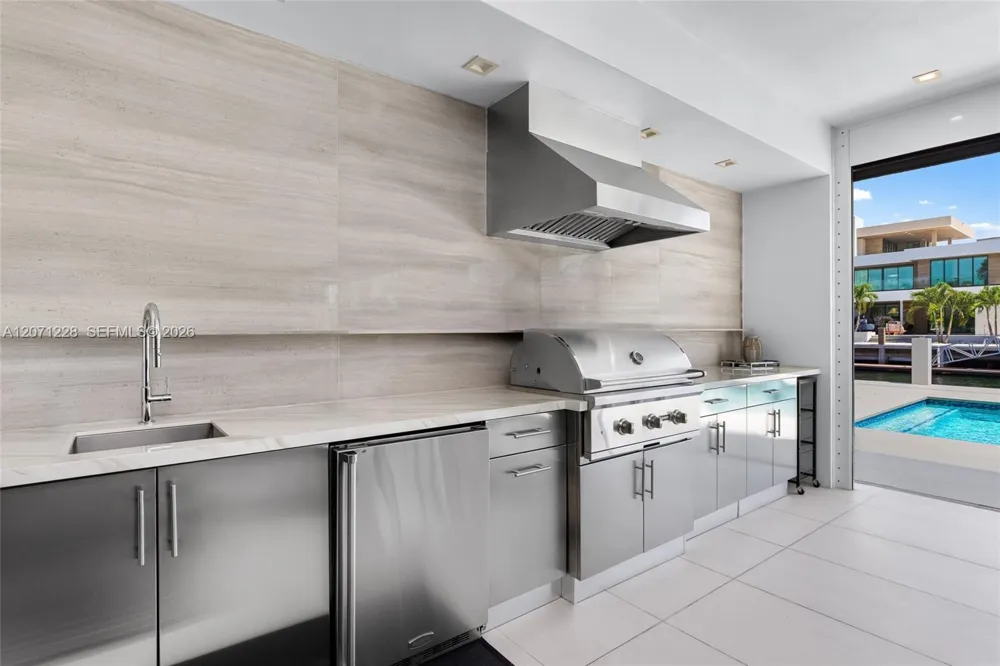 2519 Lucille Dr Fort Lauderdale, FL 33316