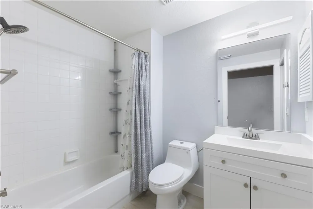 4670 Saint Croix Lane #626 Naples, FL 34109