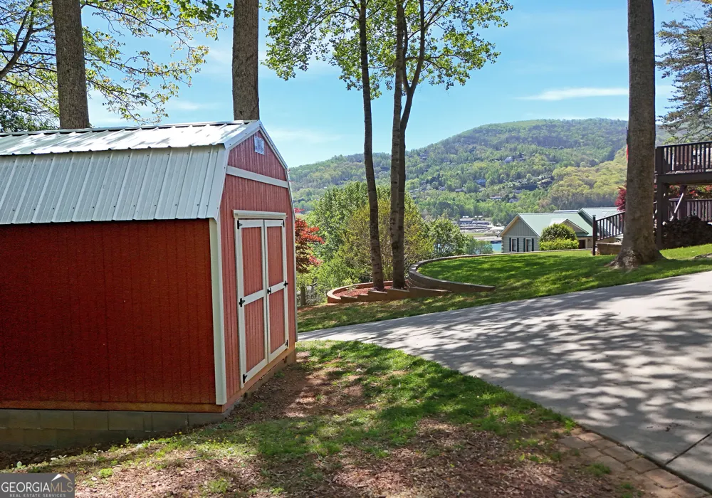 1929 Lakeview Summit DR Young Harris, GA 30582