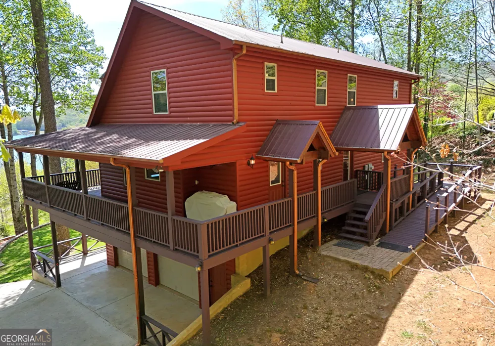 1929 Lakeview Summit DR Young Harris, GA 30582