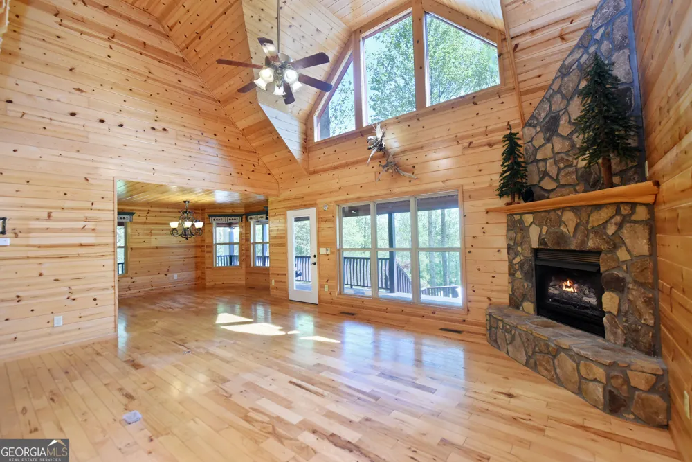 1929 Lakeview Summit DR Young Harris, GA 30582