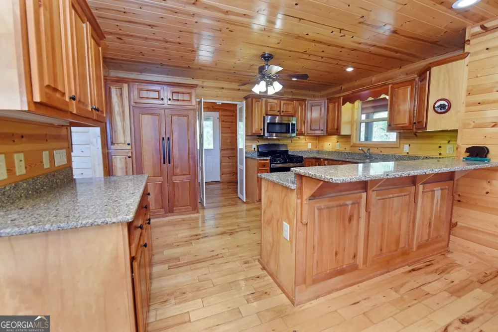 1929 Lakeview Summit DR Young Harris, GA 30582