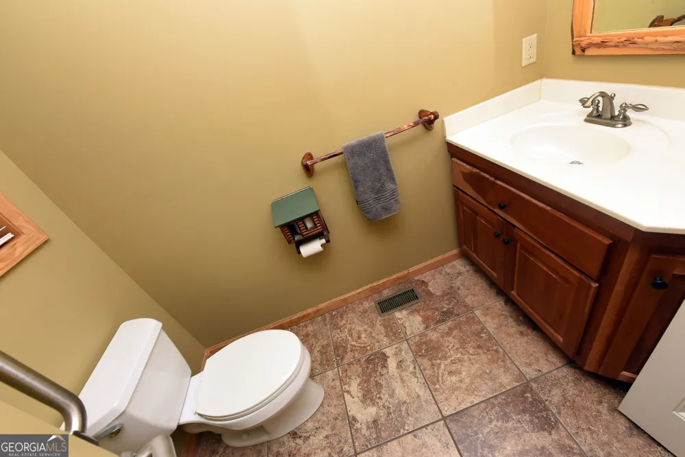 1929 Lakeview Summit DR Young Harris, GA 30582