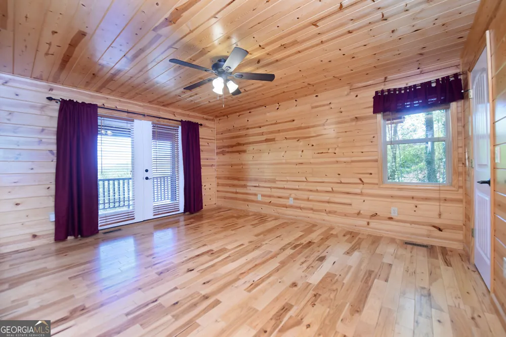 1929 Lakeview Summit DR Young Harris, GA 30582