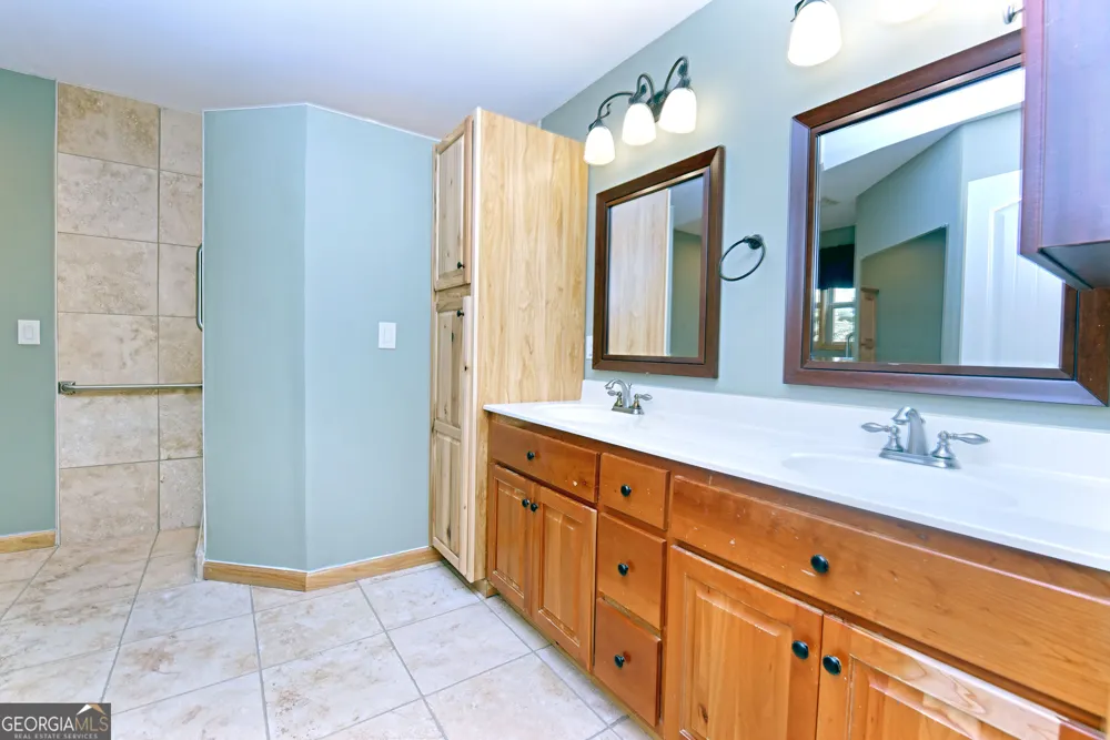 1929 Lakeview Summit DR Young Harris, GA 30582