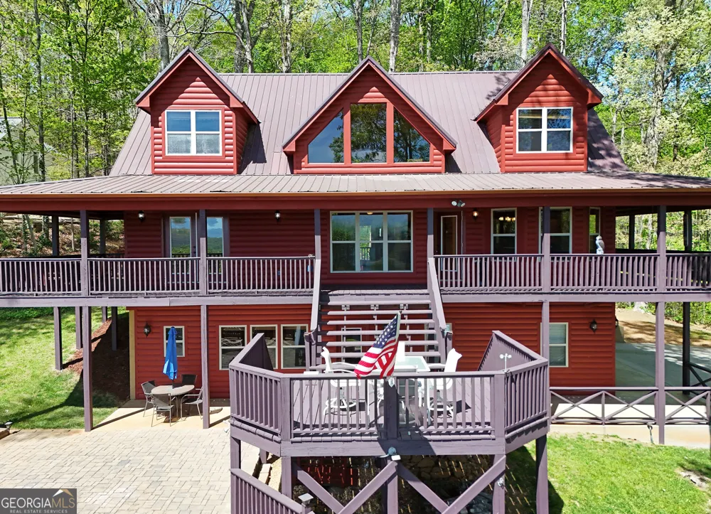 1929 Lakeview Summit DR Young Harris, GA 30582