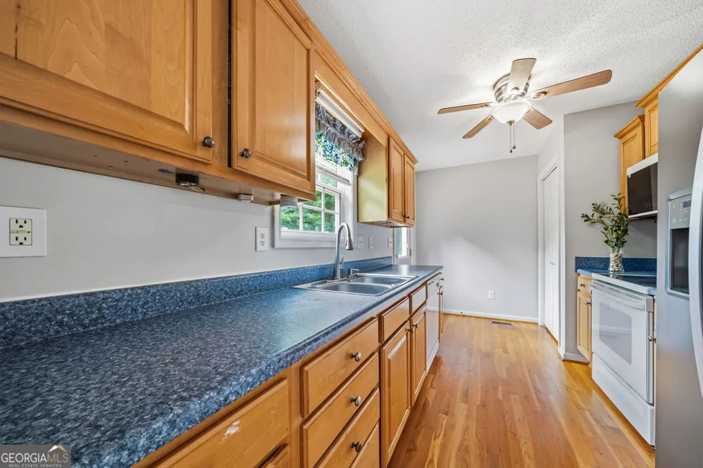 89 Providence Lake RD Tallapoosa, GA 30176