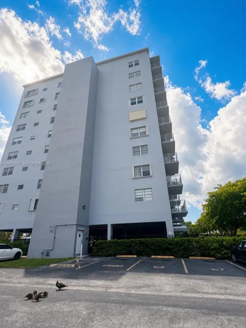 1470 NE 125th Ter #407
