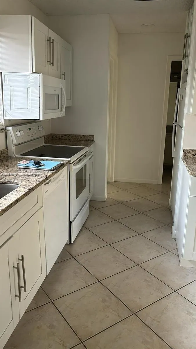 3 Finsbury Ln Boynton Beach, FL 33426