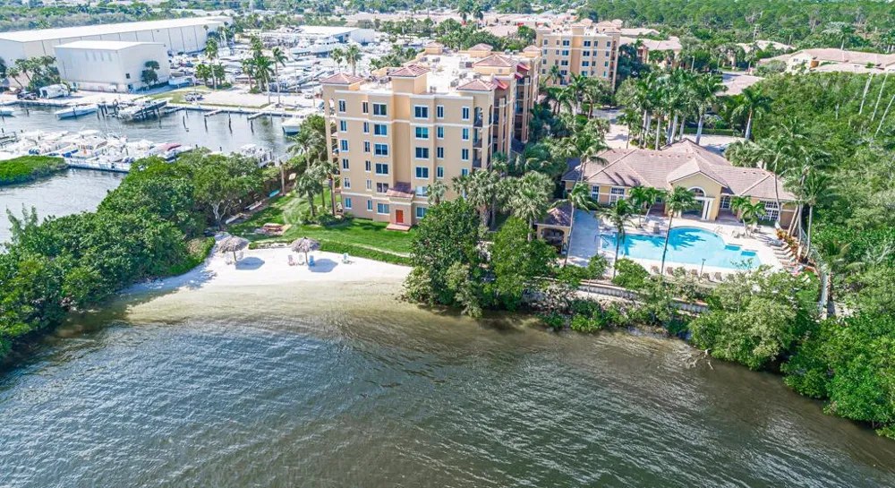 900 Scotia Drive #206 Hypoluxo, FL 33462