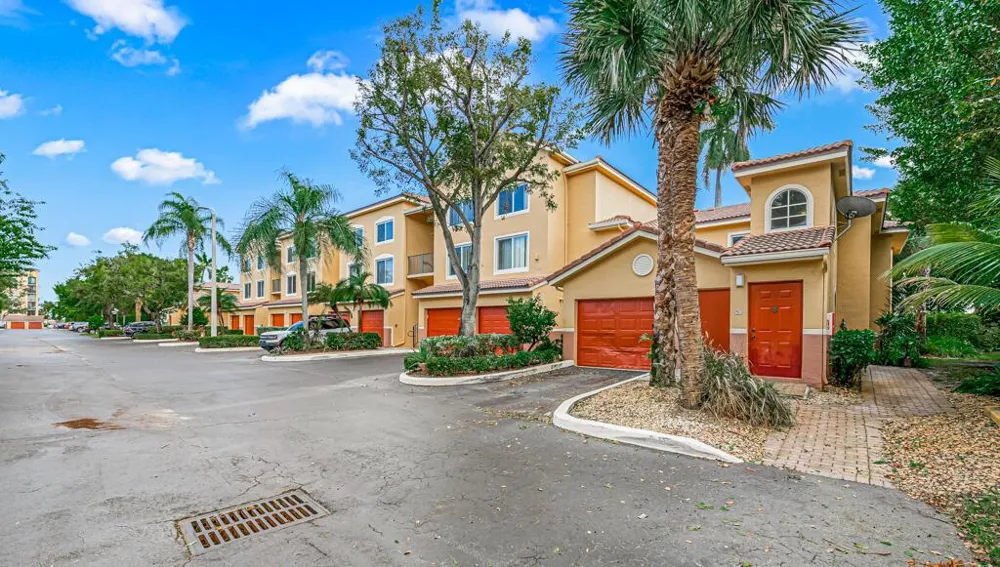 900 Scotia Drive #206 Hypoluxo, FL 33462