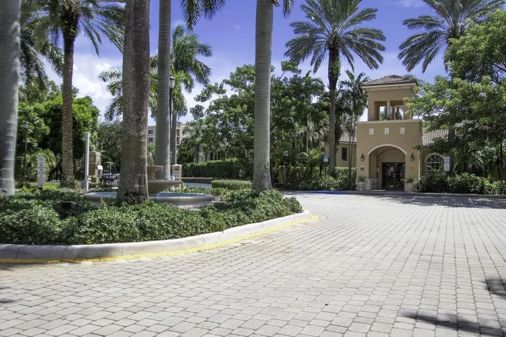 900 Scotia Drive #206 Hypoluxo, FL 33462