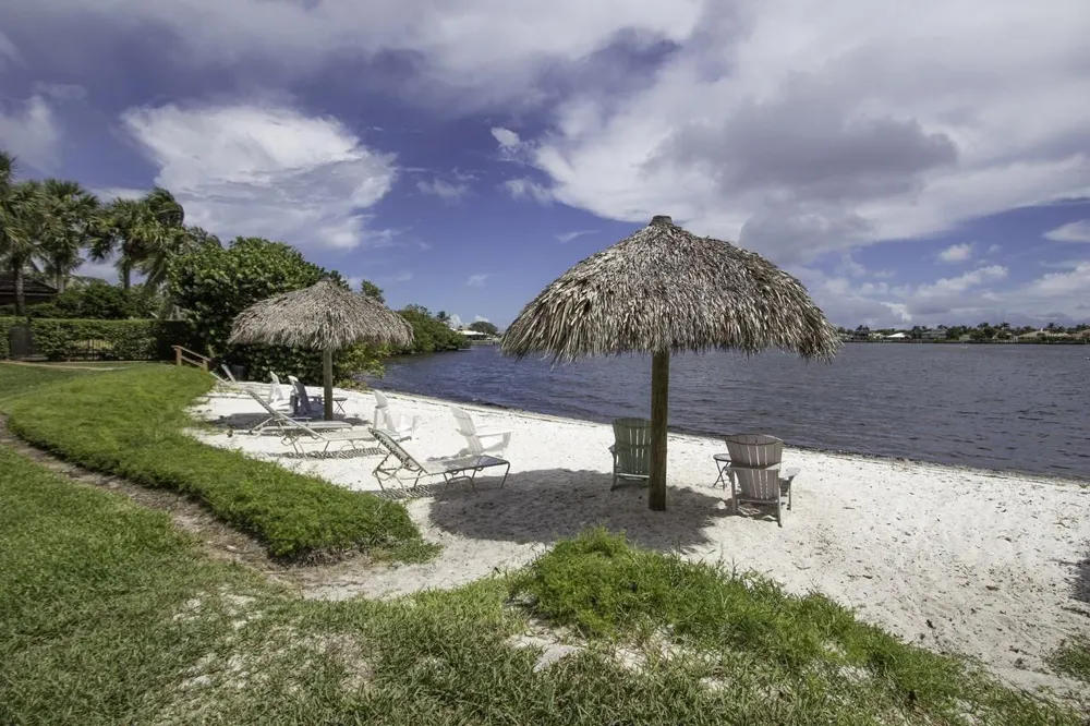900 Scotia Drive #206 Hypoluxo, FL 33462