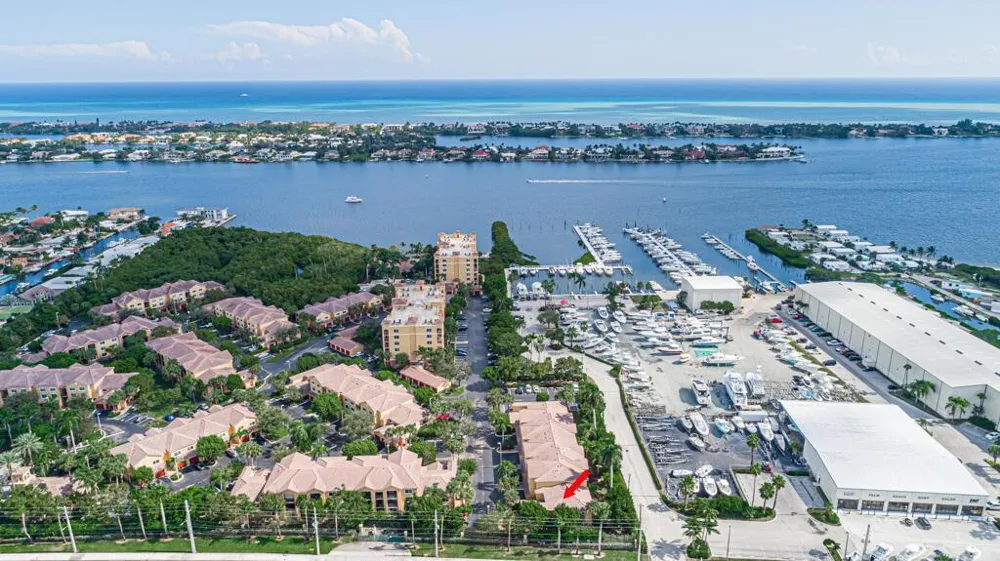 900 Scotia Drive #206 Hypoluxo, FL 33462