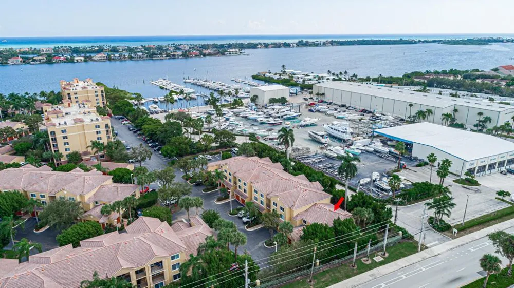 900 Scotia Drive #206 Hypoluxo, FL 33462