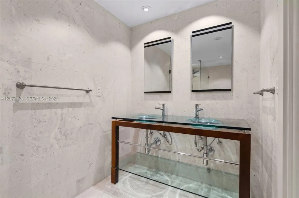 2301 Collins Ave #1007 Miami Beach, FL 33139