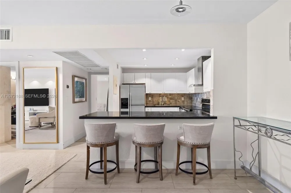 2301 Collins Ave #1007 Miami Beach, FL 33139