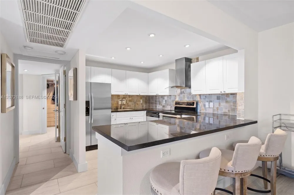 2301 Collins Ave #1007 Miami Beach, FL 33139