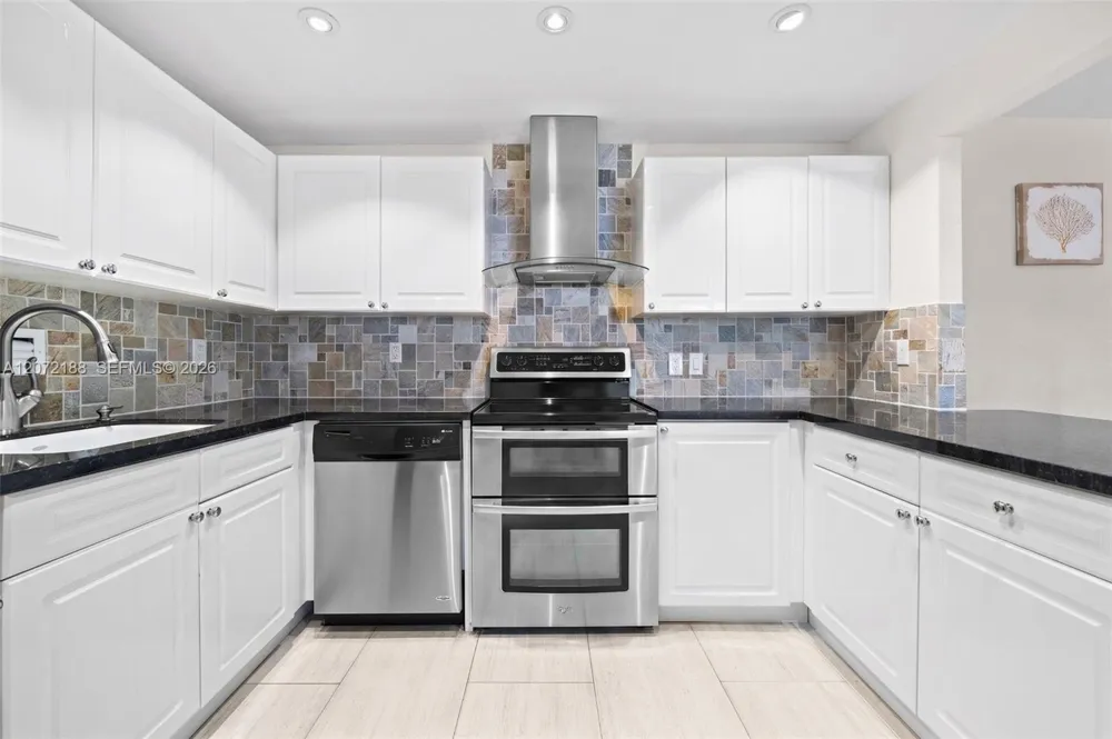 2301 Collins Ave #1007 Miami Beach, FL 33139