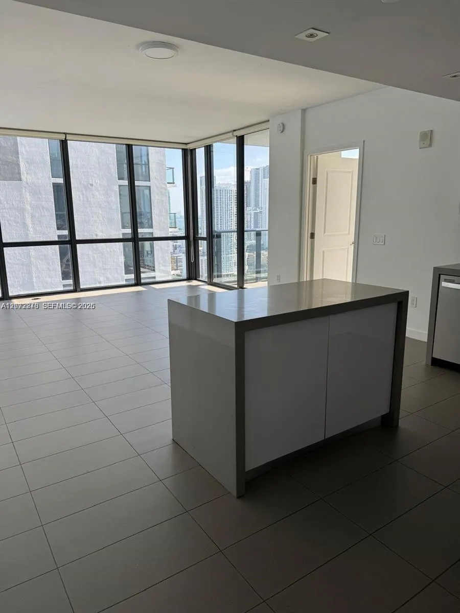 1600 NE 1st Ave #3109 Miami, FL 33132