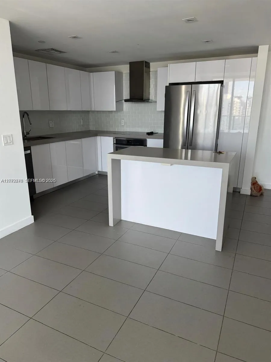 1600 NE 1st Ave #3109 Miami, FL 33132