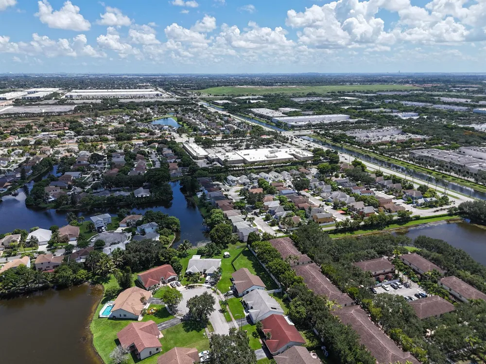 2661 FOREST DRIVE Miramar, FL 33025