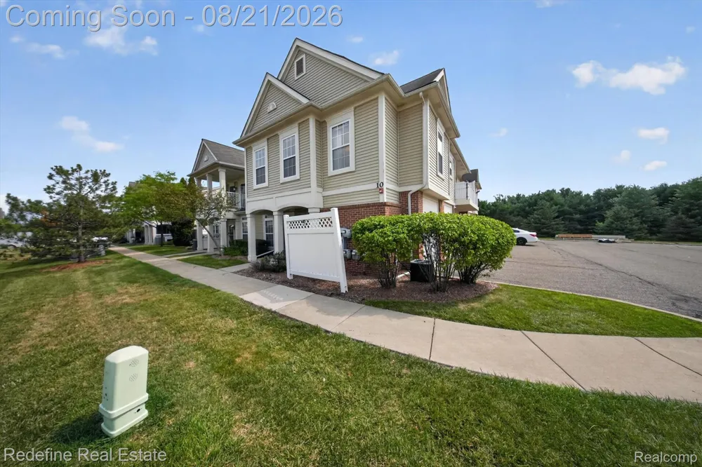 10200 W Midway Court #102 Commerce Charter Township, MI 48390