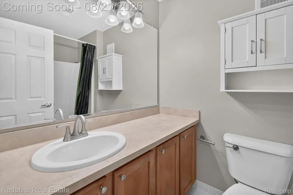 10200 W Midway Court #102 Commerce Charter Township, MI 48390