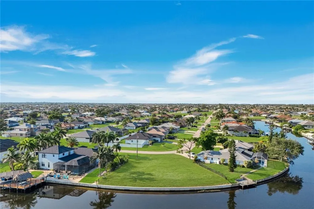 3713 NW 14th Street Cape Coral, FL 33993