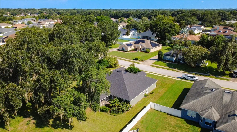 6843 ASHBURY DRIVE Lakeland, FL 33809