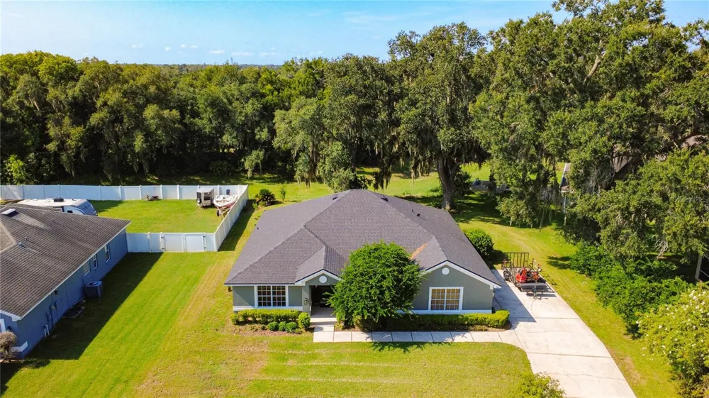 6843 ASHBURY DRIVE Lakeland, FL 33809