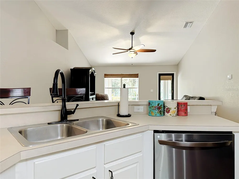 6843 ASHBURY DRIVE Lakeland, FL 33809