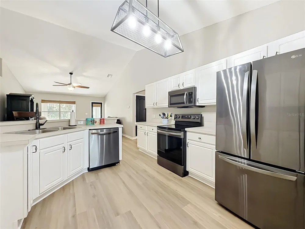6843 ASHBURY DRIVE Lakeland, FL 33809