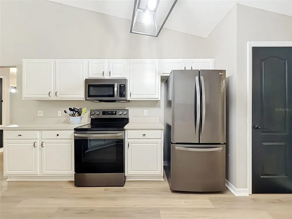 6843 ASHBURY DRIVE Lakeland, FL 33809