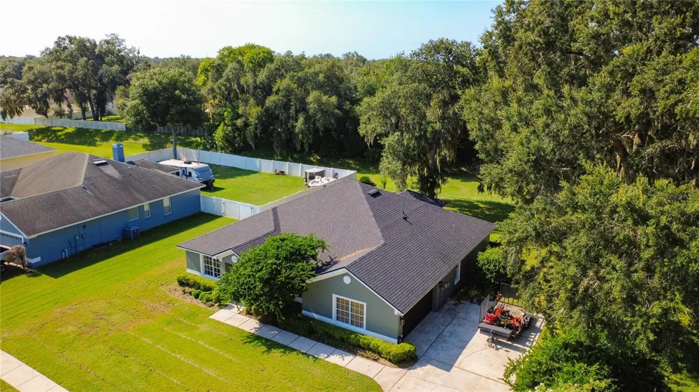6843 ASHBURY DRIVE Lakeland, FL 33809