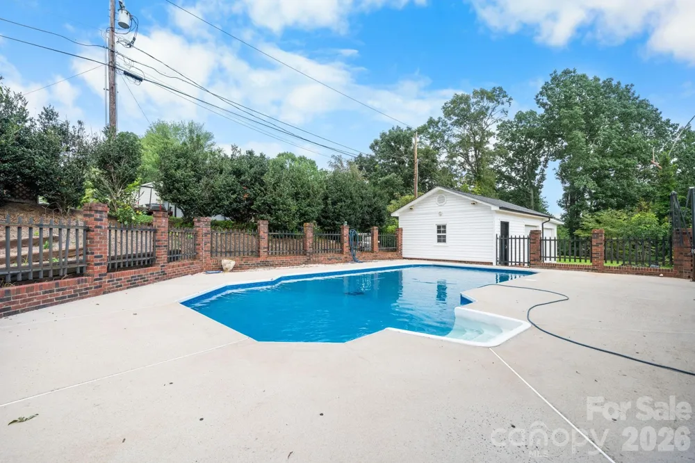1316 Oak Canopy Road Lincolnton, NC 28092