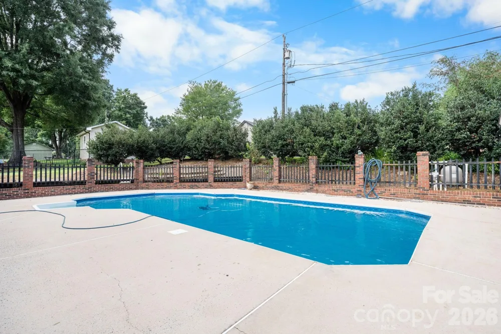 1316 Oak Canopy Road Lincolnton, NC 28092