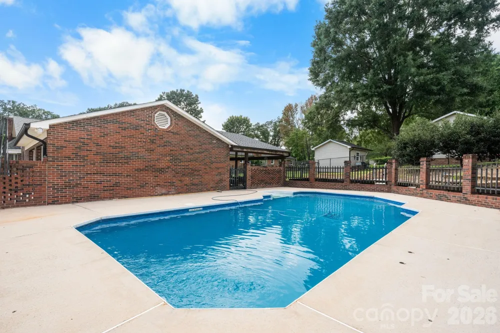 1316 Oak Canopy Road Lincolnton, NC 28092