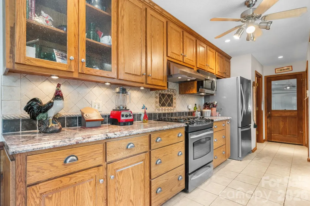 1316 Oak Canopy Road Lincolnton, NC 28092