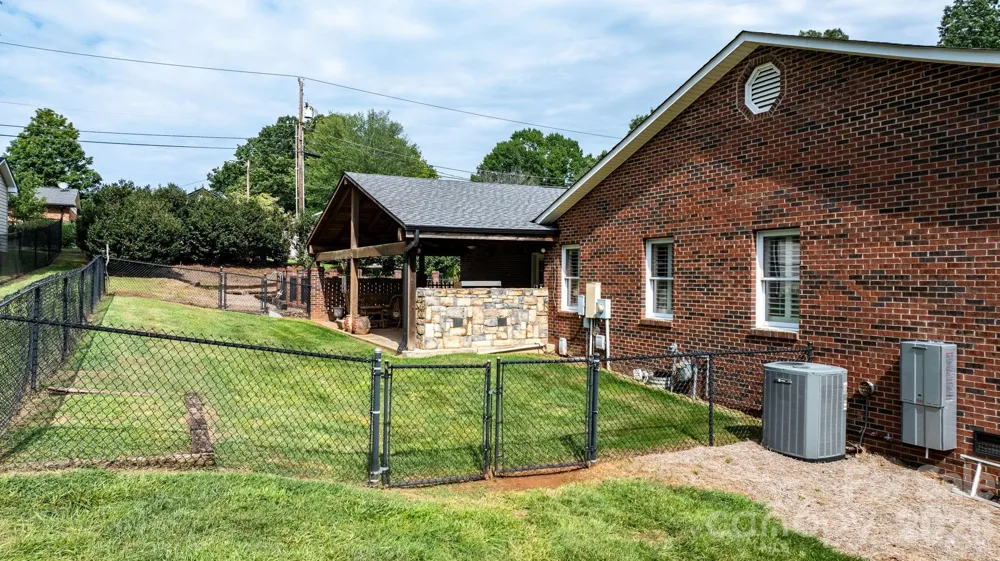 1316 Oak Canopy Road Lincolnton, NC 28092